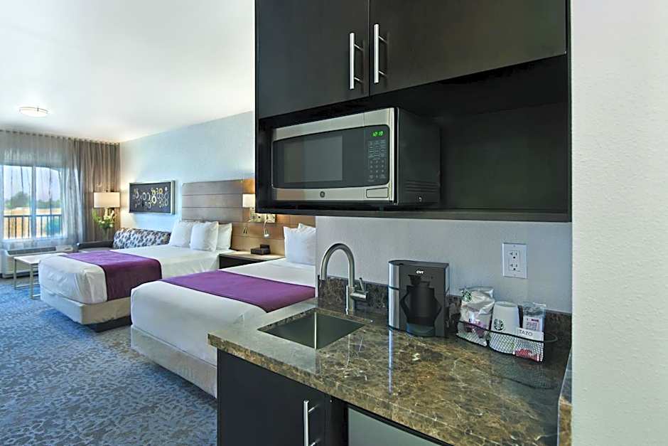 Oxford Suites Sonoma - Rohnert Park