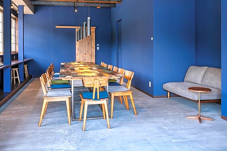 Hütte Jil Shirakabako at 1,400m