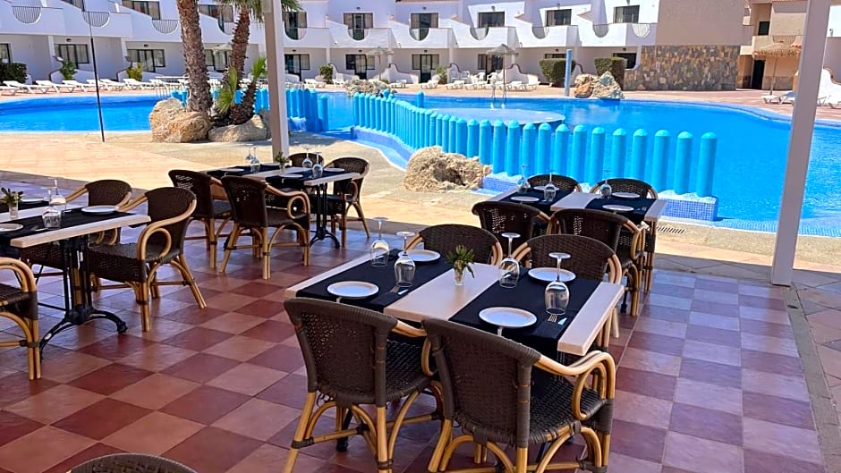 Apartamentos Lentiscos by MIJ