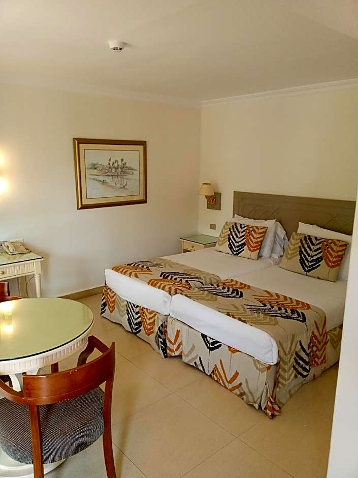 Cairo Pyramids Hotel