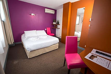 Standard Double Room with Courtyard View