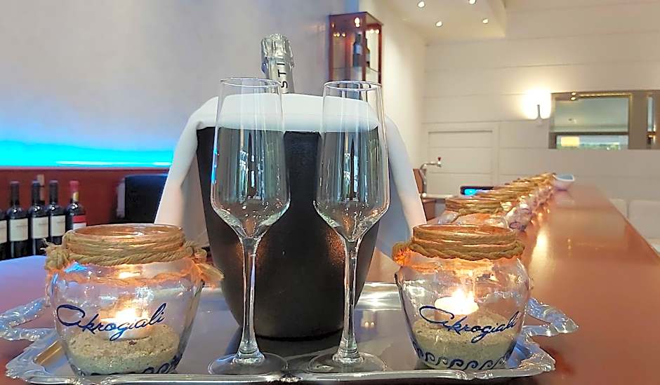 Akrogiali Exclusive Hotel (Adults Only)