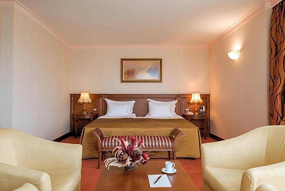 Crystal Palace Boutique Hotel