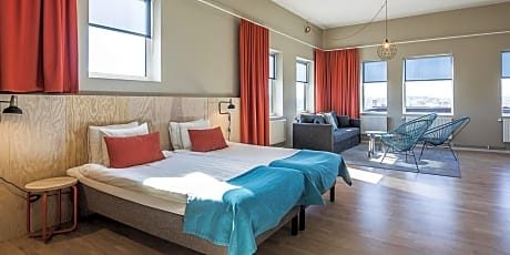 Family Room Deluxe