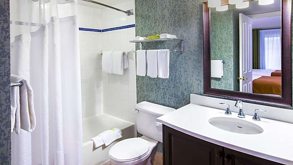 Holiday Inn Express & Suites Tremblant By IHG