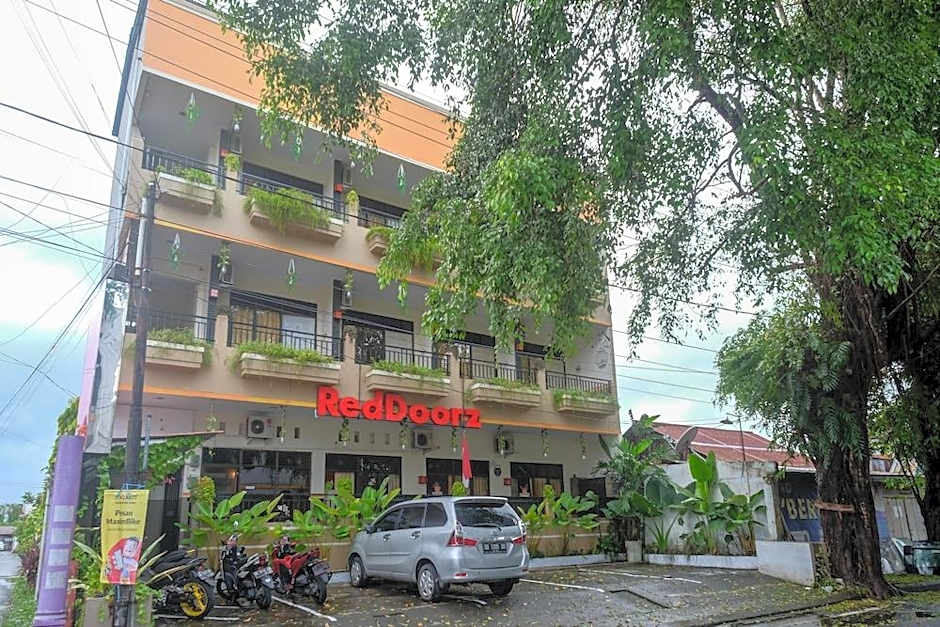 RedDoorz @ Jalan Pramuka Manado