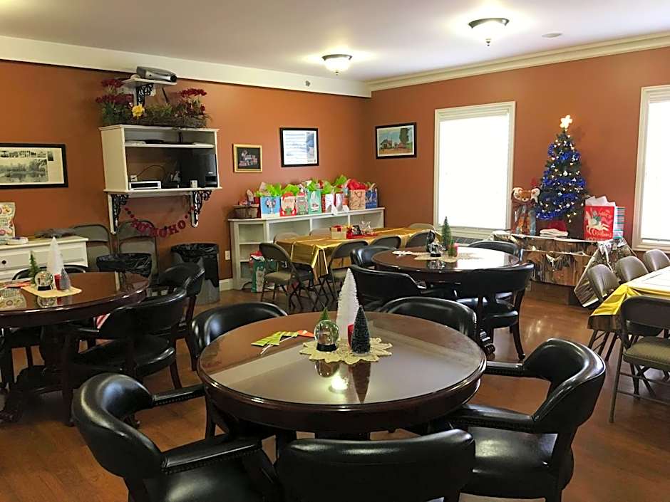 Depot Inn & Suites