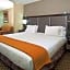 Holiday Inn Express & Suites Jackson/Pearl International Airport By IHG