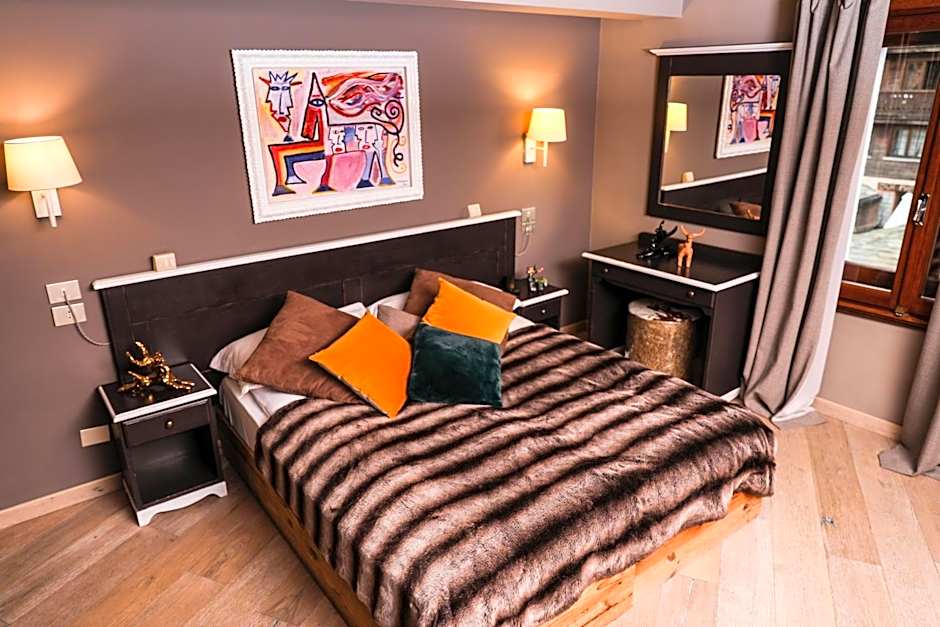 Photo 1 of 9 of 1 Double Bed or 2 Beds