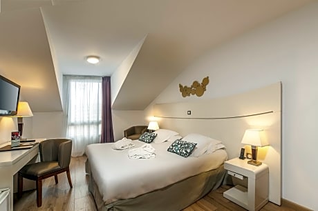 Classic Double or Twin Room with Free Spa Access