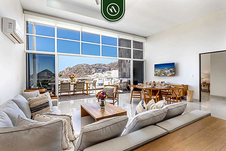 Brand New 3 BR Penthouse - Oceanview Rooftop Pool