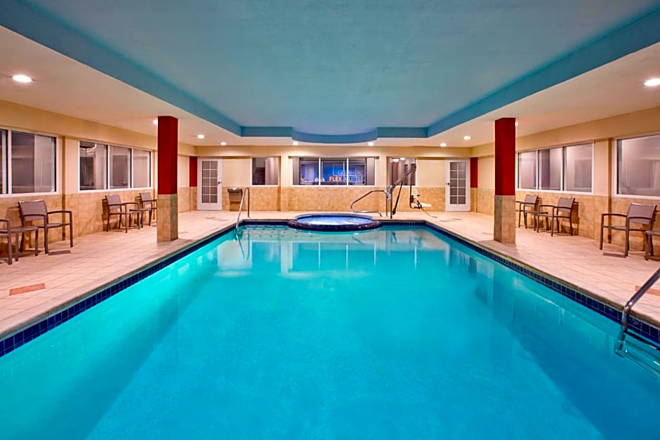 Holiday Inn Express Hotel & Suites Grand Rapids-North By IHG