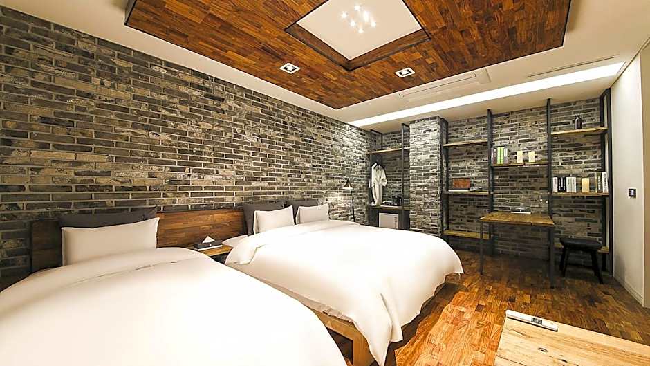 Yeoubi Hotel