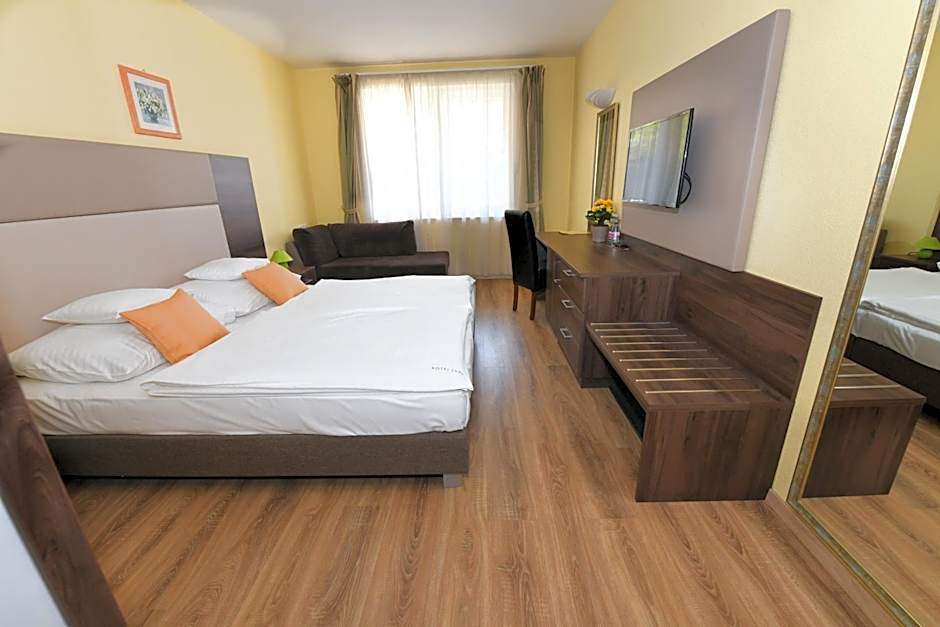 Jade Hotel-Ezüsthíd Hotel