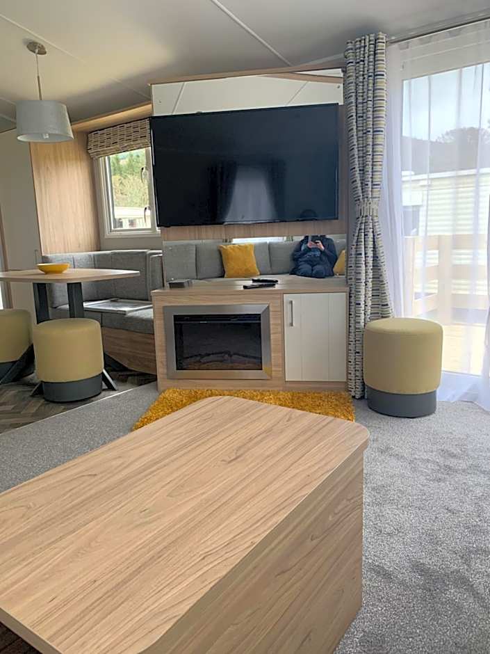 The Castleton Sea View 13