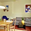 Apēron Apartment Hotel
