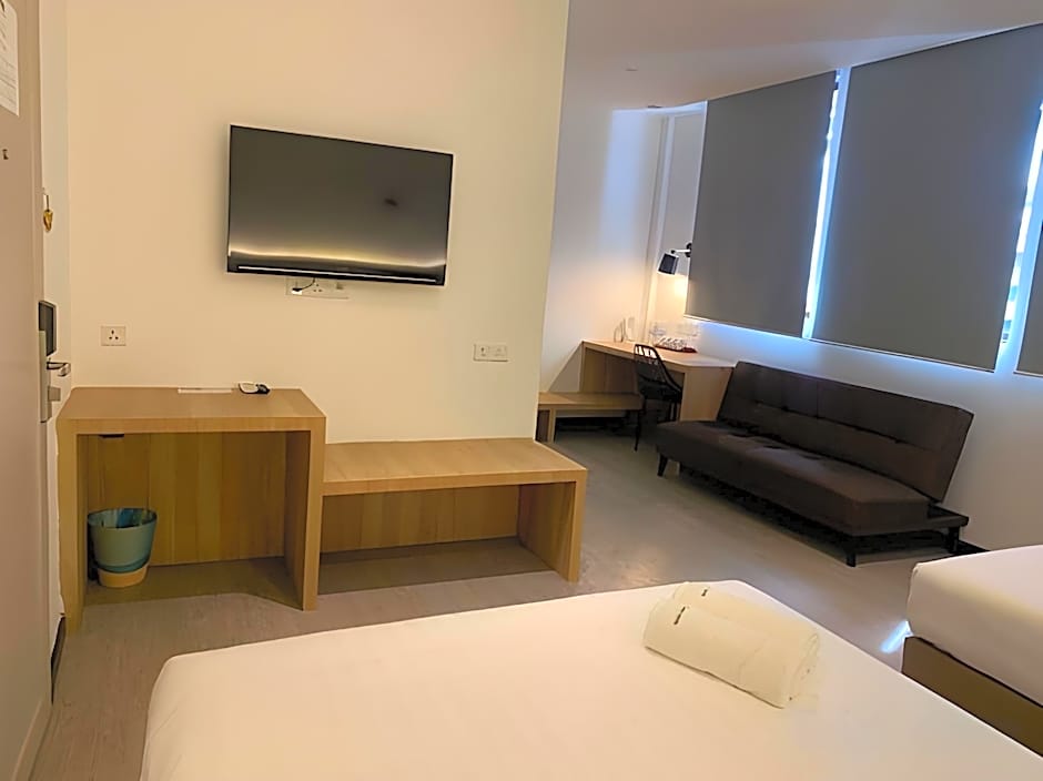 THE DAILY HOTEL
