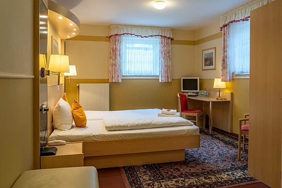 Parkhotel Neustadt Garni