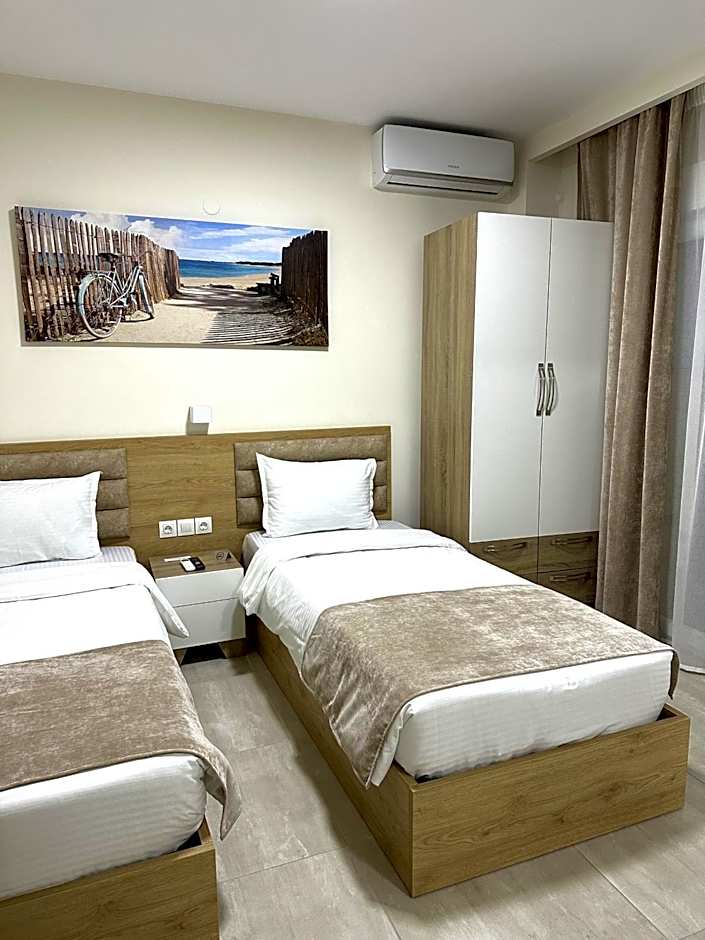 Navarino Luxe Suites