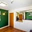 Hometowne Studios Houston - West Oaks/ Energy Corridor