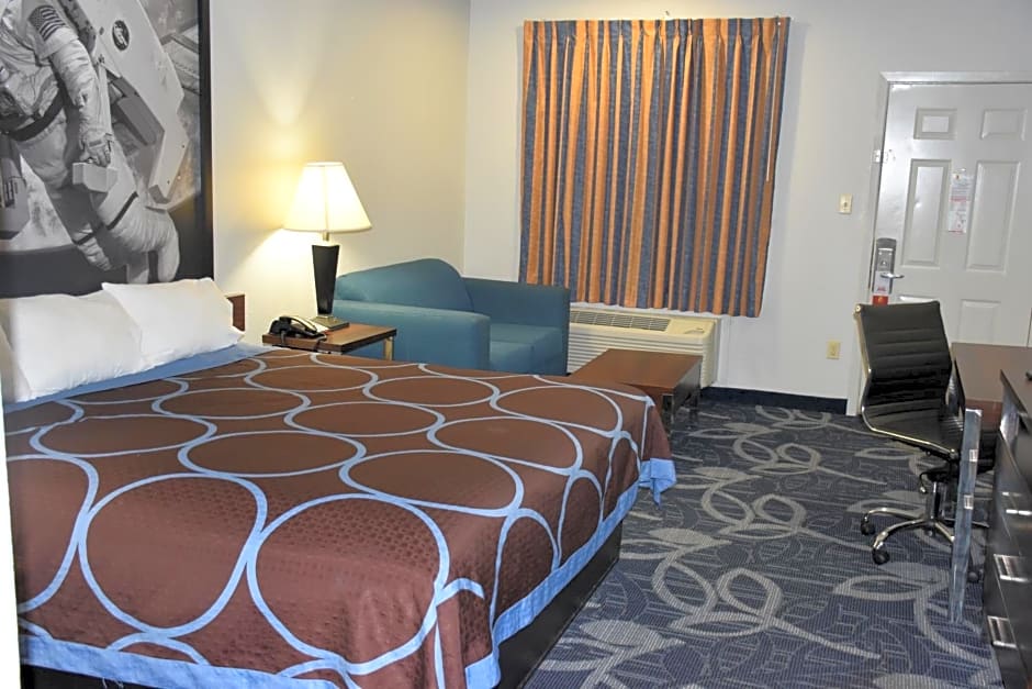Super 8 by Wyndham Houston Hobby Airport South