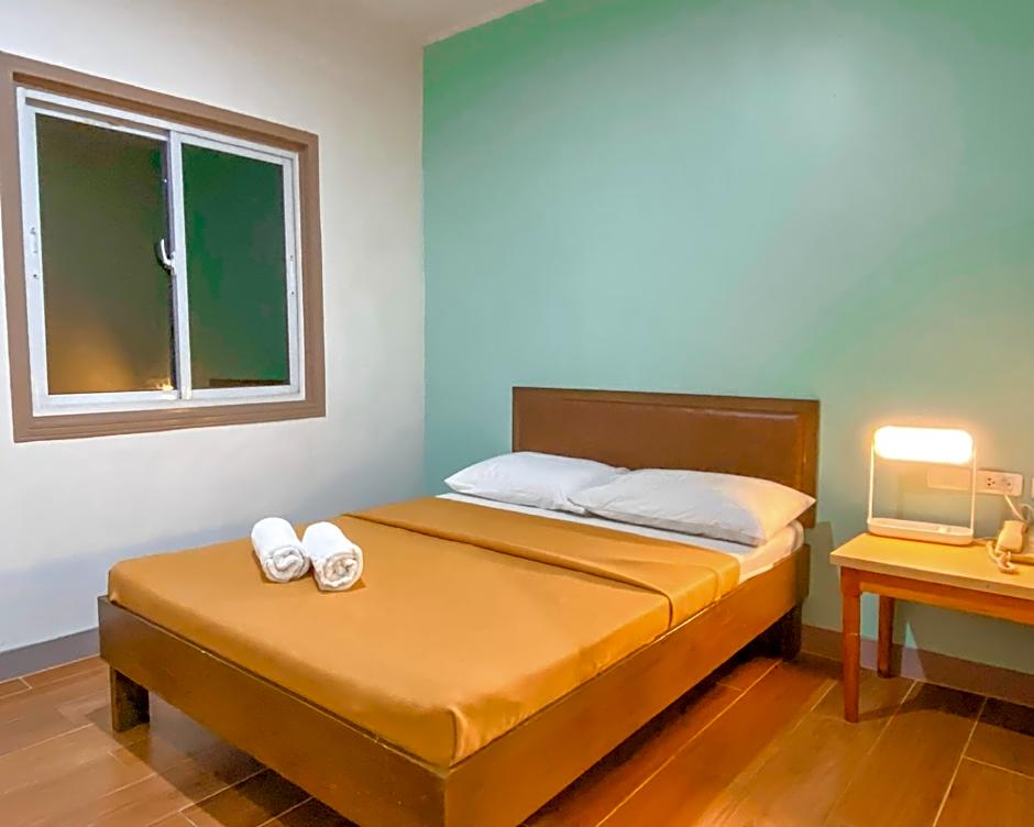Metro Pines Inn