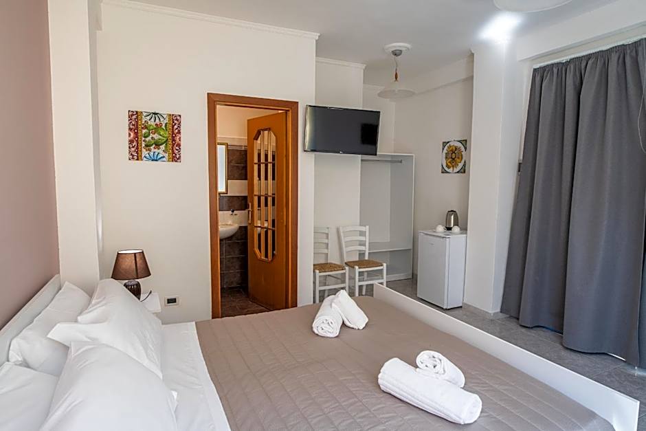 Ada Hotel