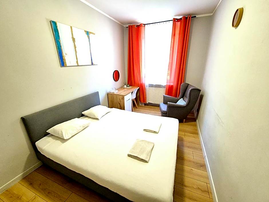 PINI HOSTEL - Przytulne pokoje w centrum Krakowa