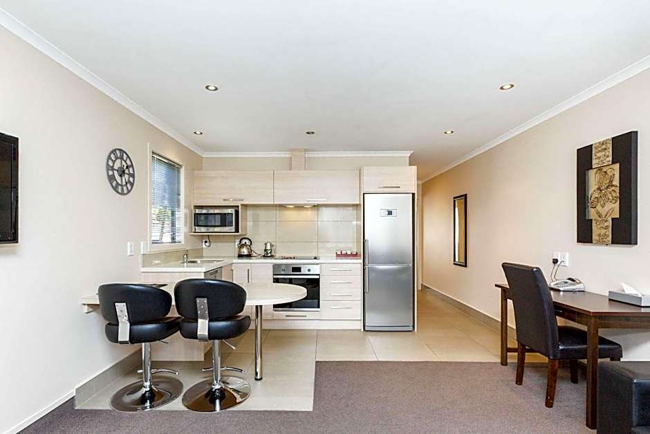 Kauri Court Motel and Apartments