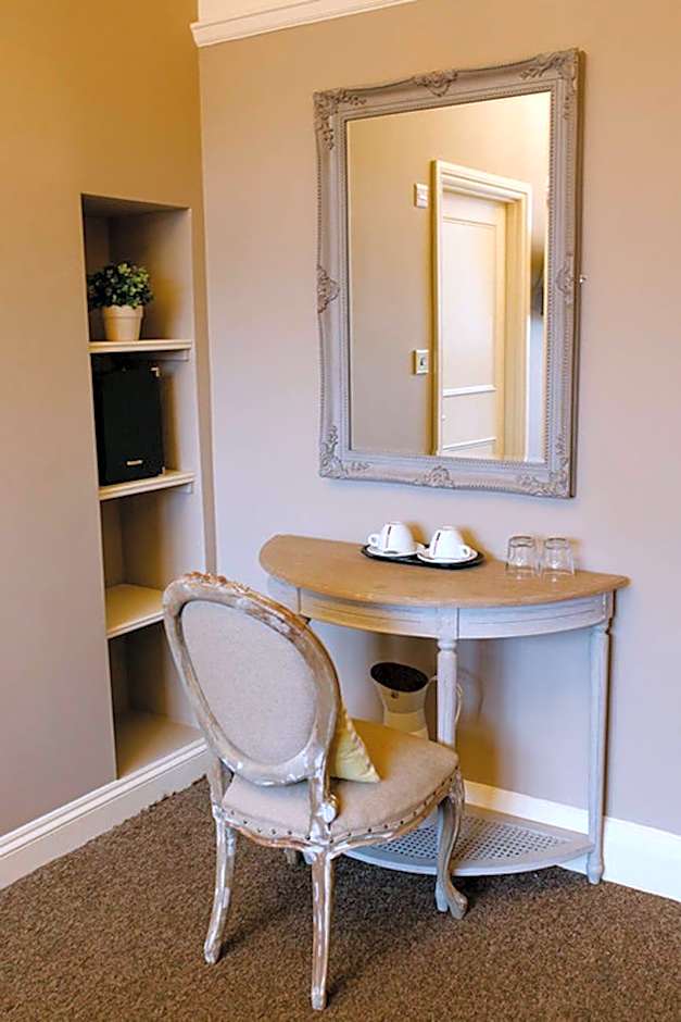 Prince of Wales - Townhouse