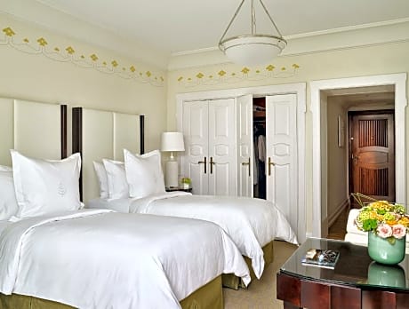Superior Room with Two Twin Beds