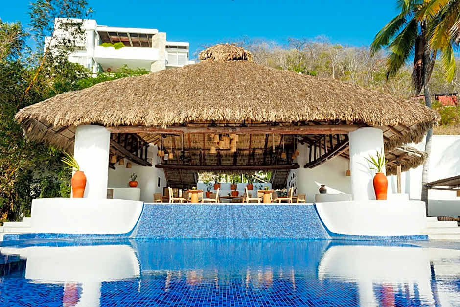 Camino Real Zaashila Huatulco