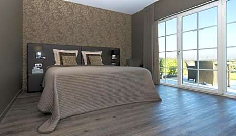 Superior Double or Twin Room with Terrace