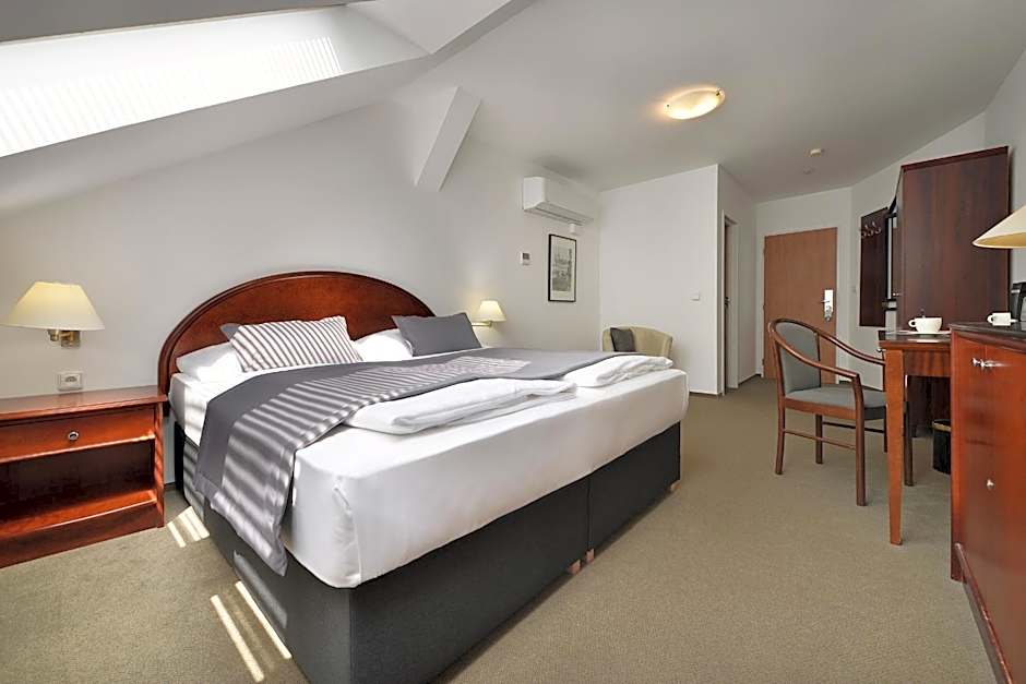 Prague Season Hotel