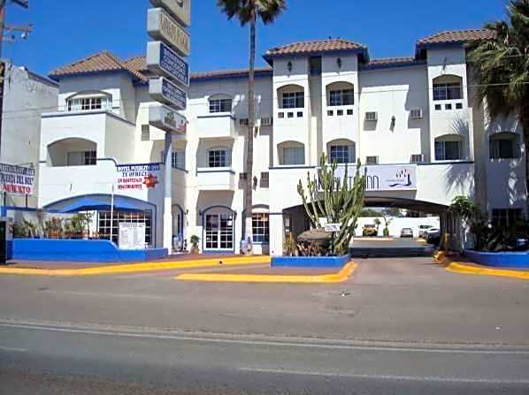 Hotel Pueblito Inn