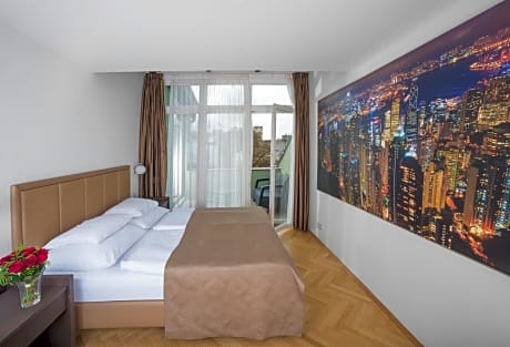 ATTIC SUITE APARTMENTS