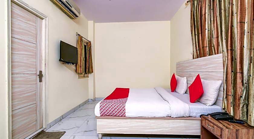 Hotel O Vishwakarma Palace