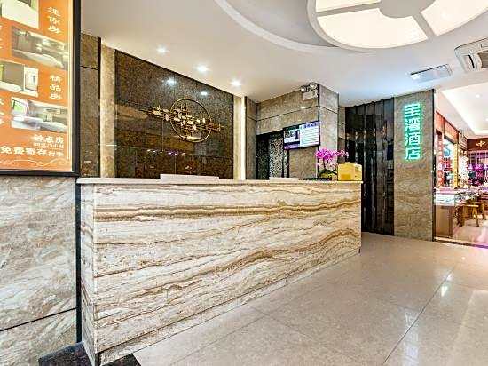 Baowan Hotel (Guangzhou Shangxiajiu Changshou Road Subway Station)
