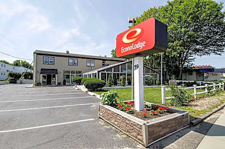 Econo Lodge West Yarmouth on Cape Cod