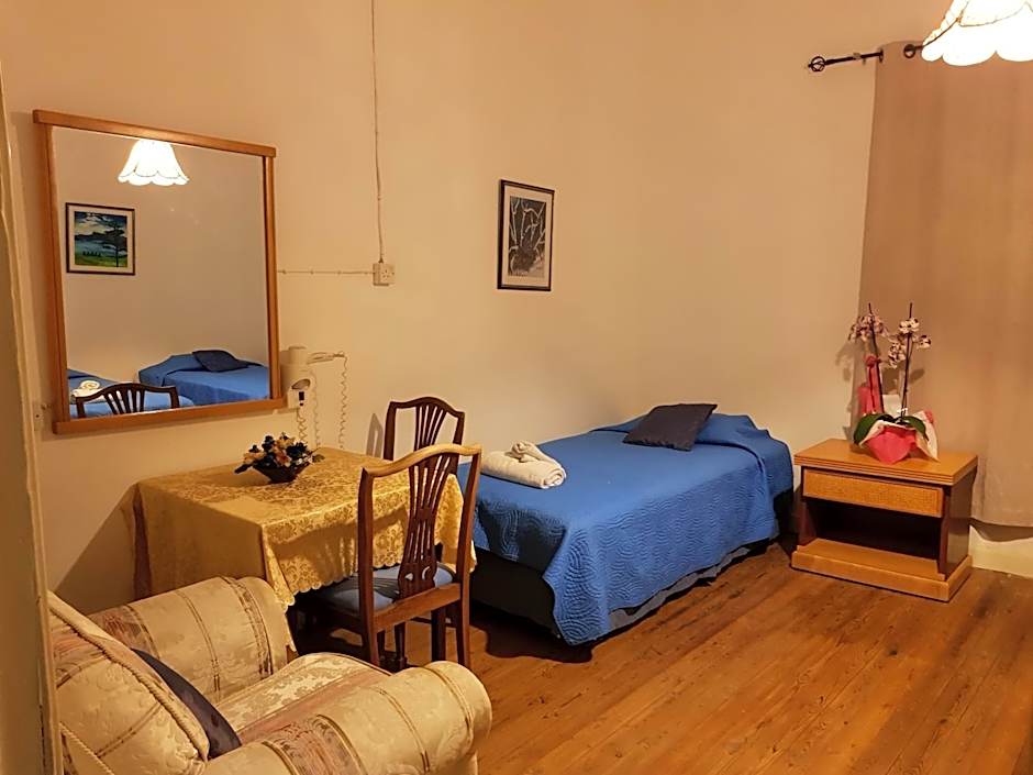 TRIANON Hostel - Central Paphos Old Town