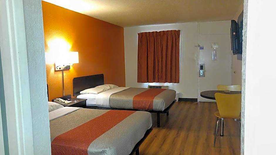 Motel 6 Fredericksburg - South