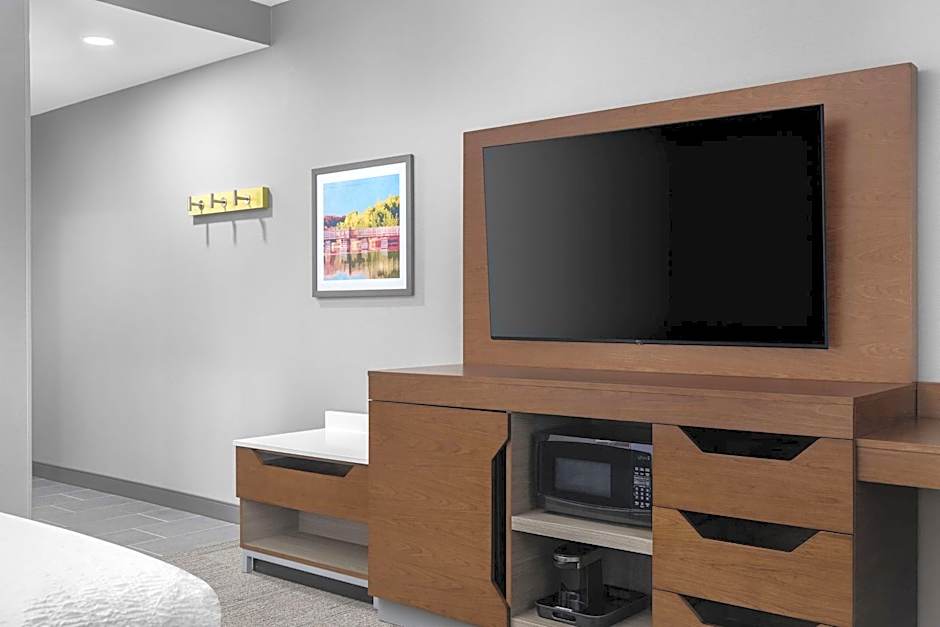 Hampton Inn & Suites Orangeville, ON