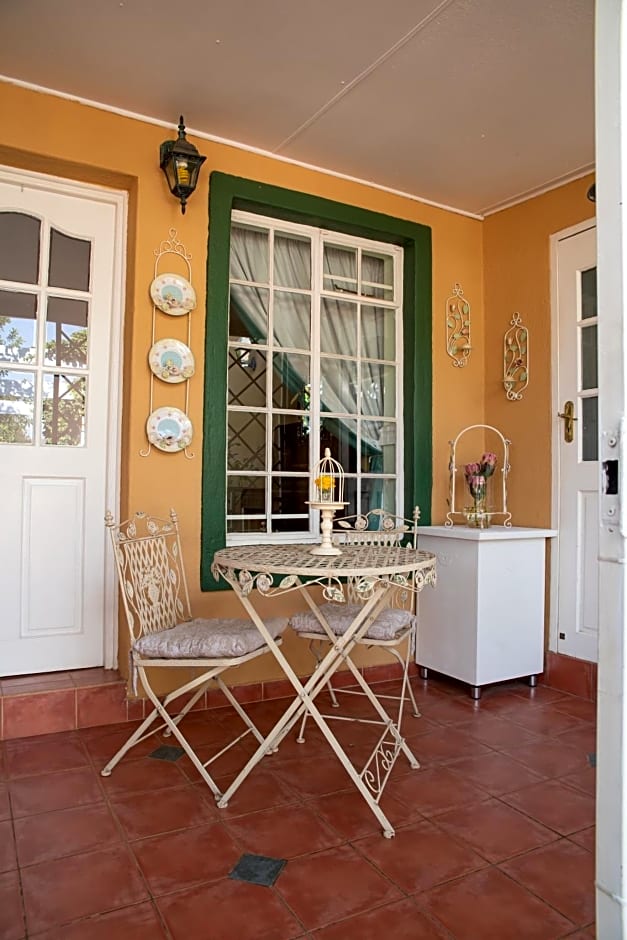 Roses and Pebbles B & B Guest House