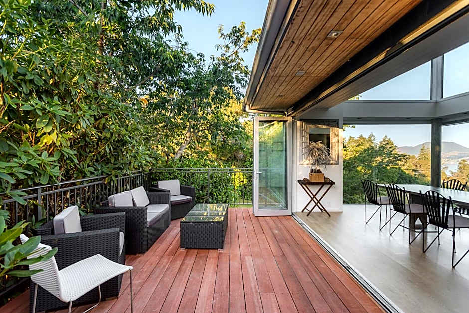 Acacia Cliffs Lodge