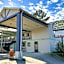 Garden Inn & Suites