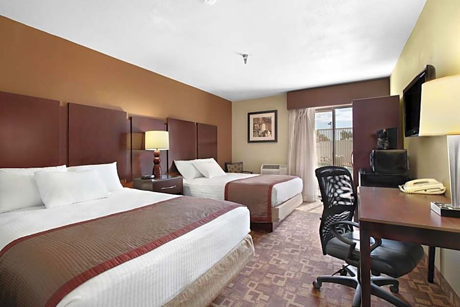 Rodeway Inn & Suites