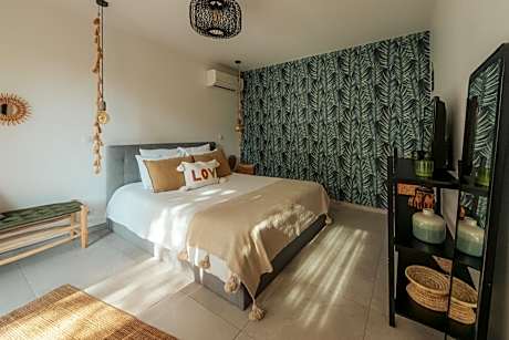 Queen Room with Pool View