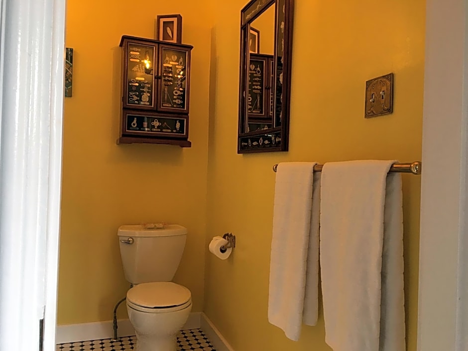 A Seafaring Maiden Bed and Breakfast