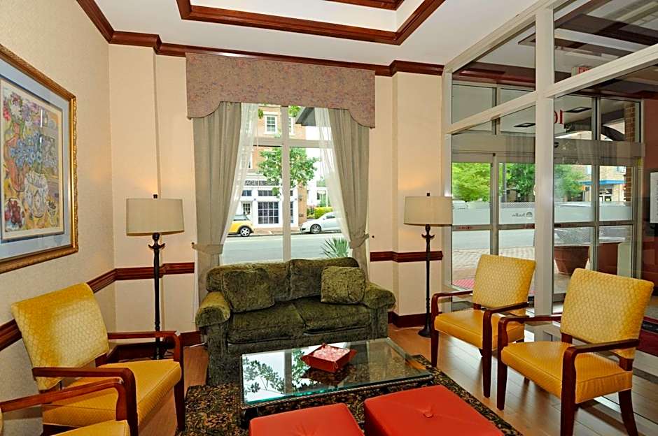 Hampton Inn By Hilton Alexandria-Old Town/King St. Metro