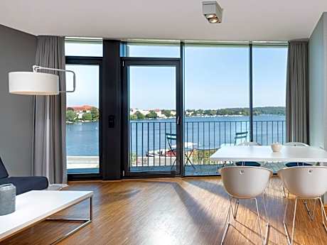 Waveboard Hotel & Boardinghouse